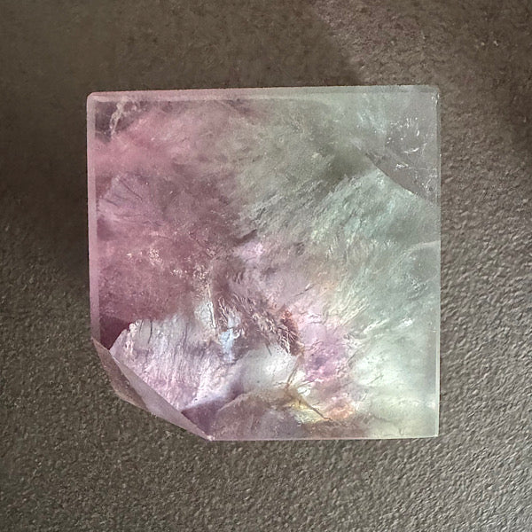 fluoriet regenboog kubus vorm