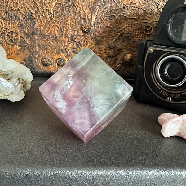 fluoriet regenboog kubus vorm