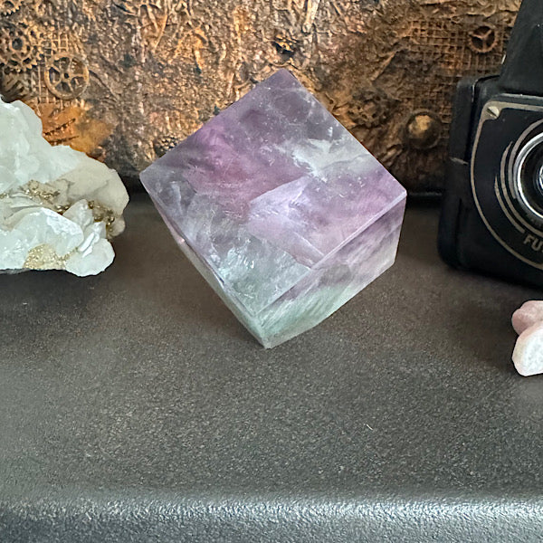 fluoriet regenboog kubus vorm B