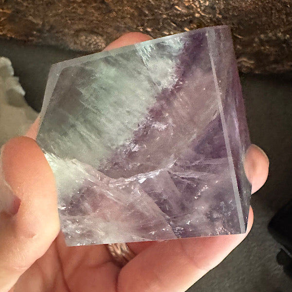 fluoriet regenboog kubus vorm B