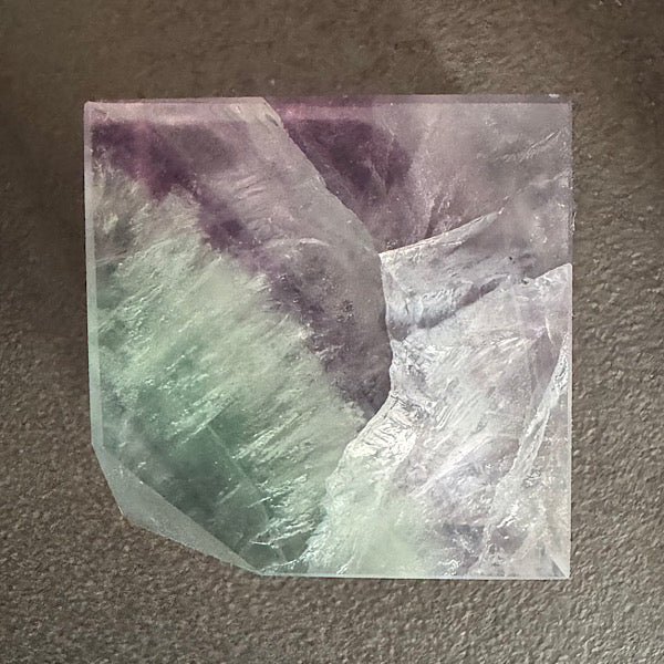 fluoriet regenboog kubus vorm B