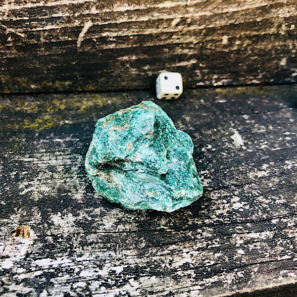 fuchsiet groen ruw brokje kristallen edelstenen mineralen winkel