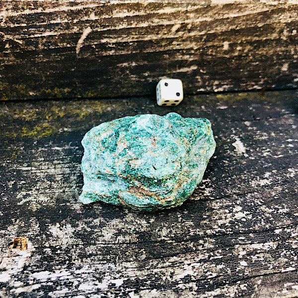 fuchsiet groen ruw brokje kristallen edelstenen mineralen winkel