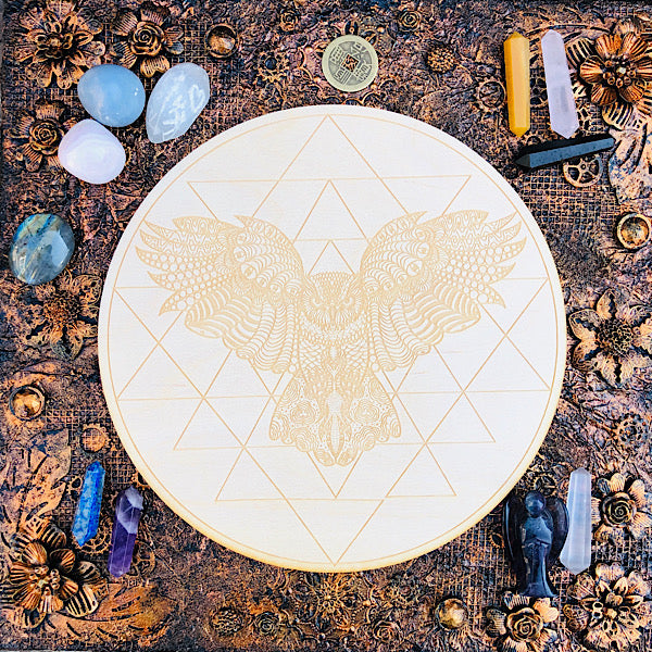 grid bord beukenhout met uil gegraveerd grid legging pendelen mineralen