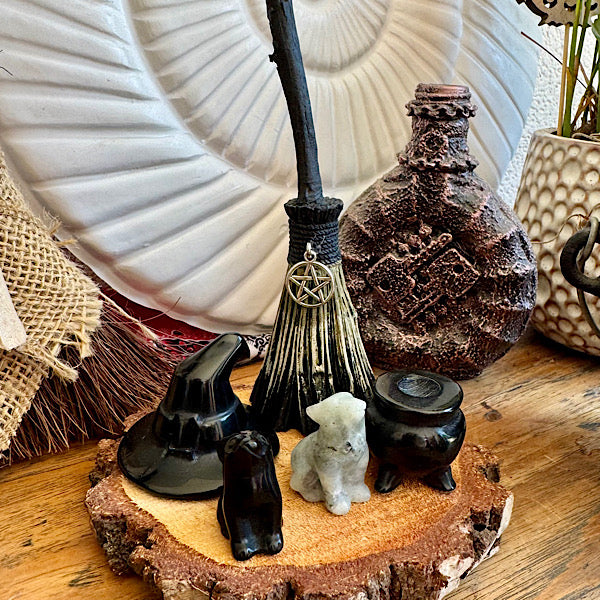 heksen bezem hoed, ketel kat wolf set edelstenenmineralenwinkel.nl
