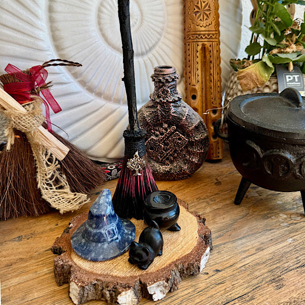 heksen bezem hoed, ketel kat wolf set edelstenenmineralenwinkel.nl