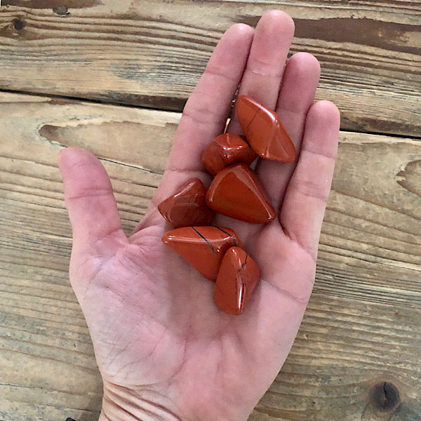 jaspis rood trommelsteen mineralen kristallen agaat