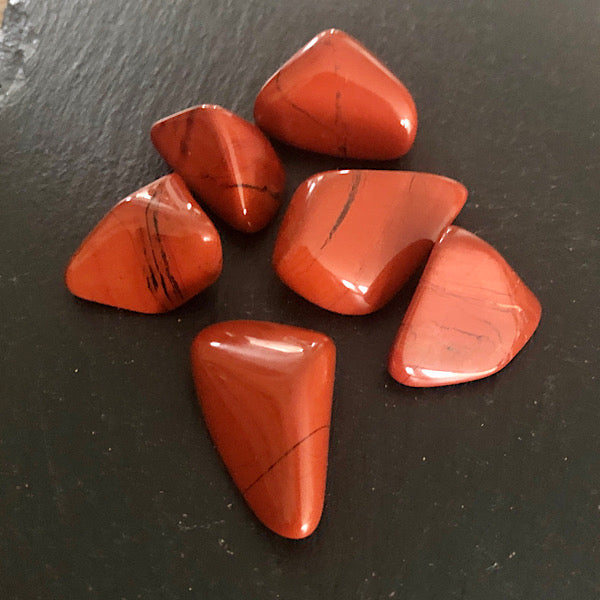 jaspis rood trommelsteen mineralen kristallen agaat