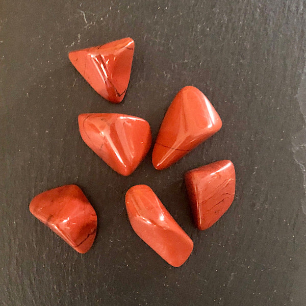 jaspis rood trommelsteen mineralen kristallen agaat