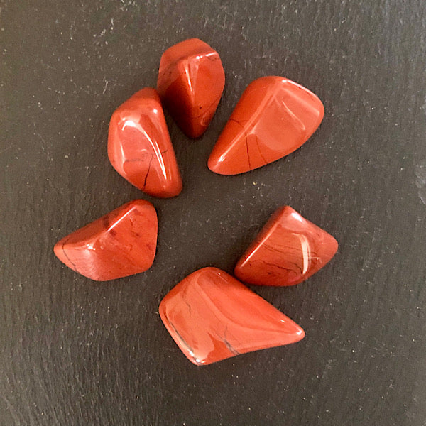 jaspis rood trommelsteen mineralen kristallen agaat