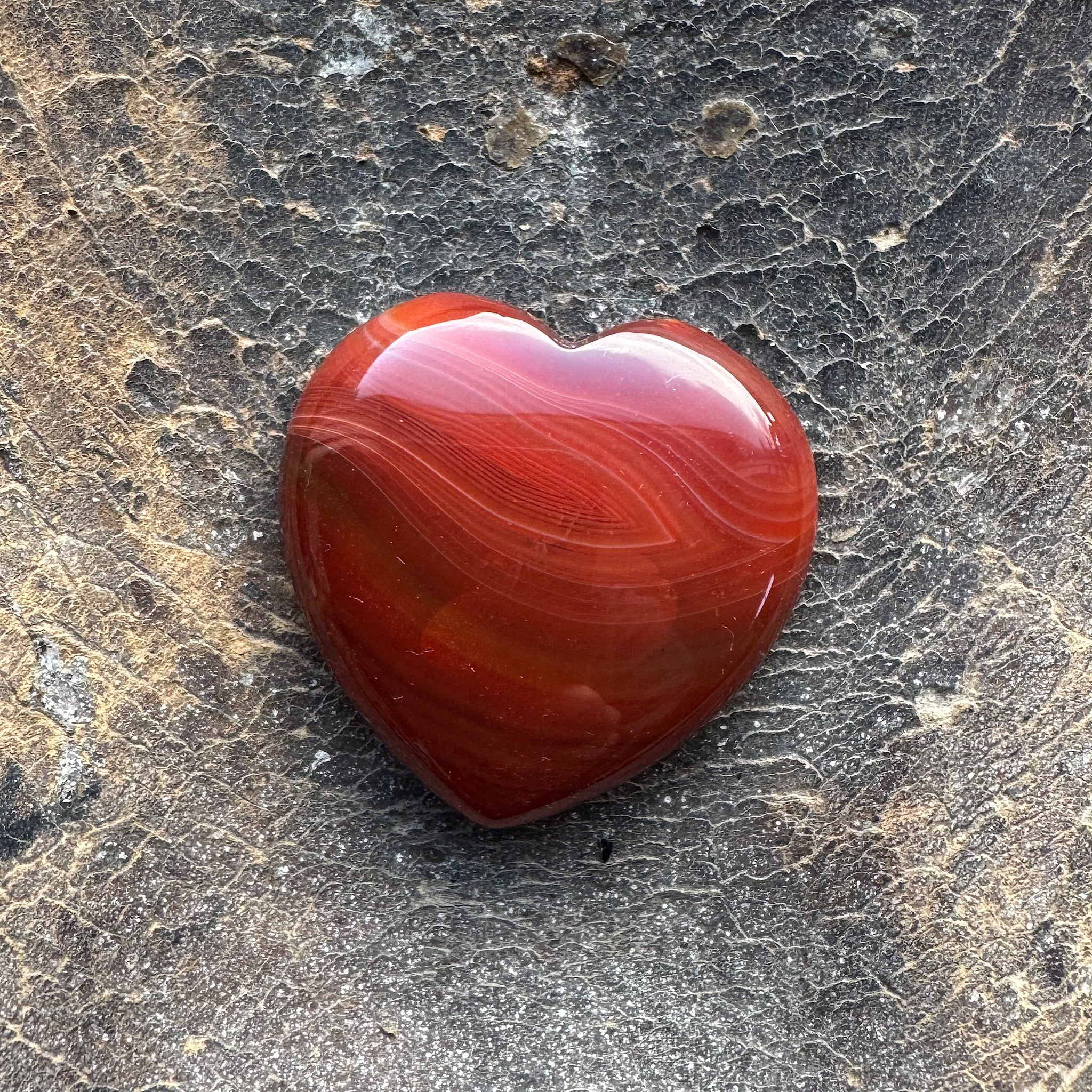 jaspis hart klein en rood met agaat belijning