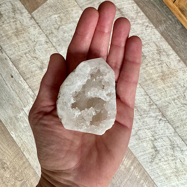 kwarts punt ruw geode gepolijst kristallen helder