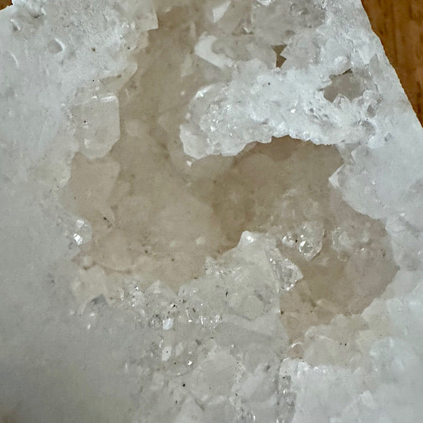 kwarts punt ruw geode gepolijst kristallen helder