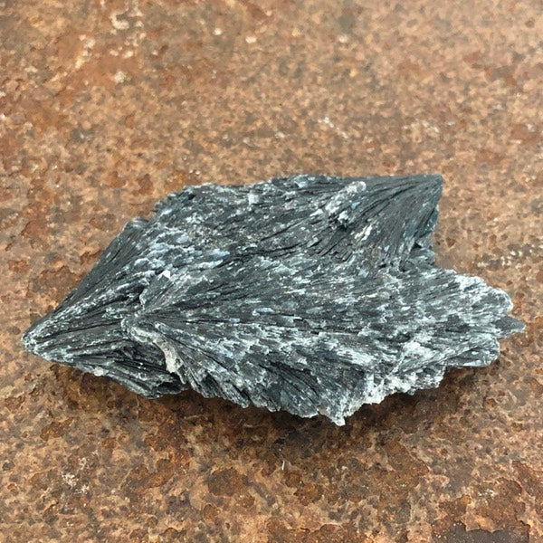 kyaniet zwart ruw nr5 mineralen