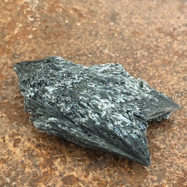 kyaniet zwart ruw nr5 mineralen