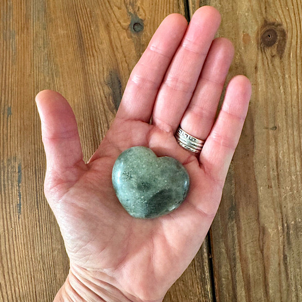 labradoriet hart klein gepolijst A blauw groen geel