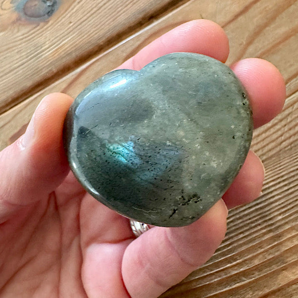 labradoriet hart klein gepolijst A madagaskar blauw groen geel