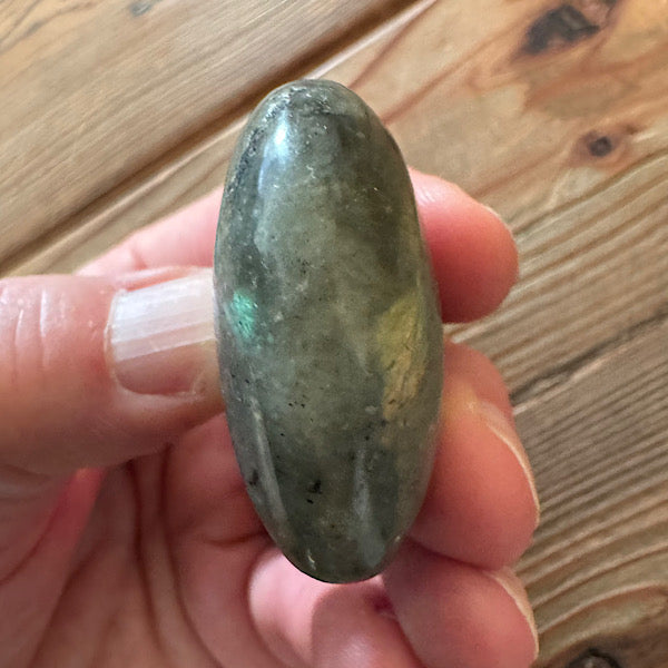 labradoriet hart klein gepolijst B geel groen