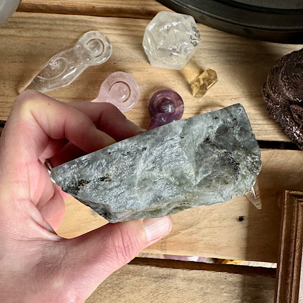 labradoriet plak ruw en gepolijst nr4 flash groen geel paars oranje blauw