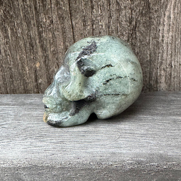 labradoriet schedel skull edelsteen gepolijst