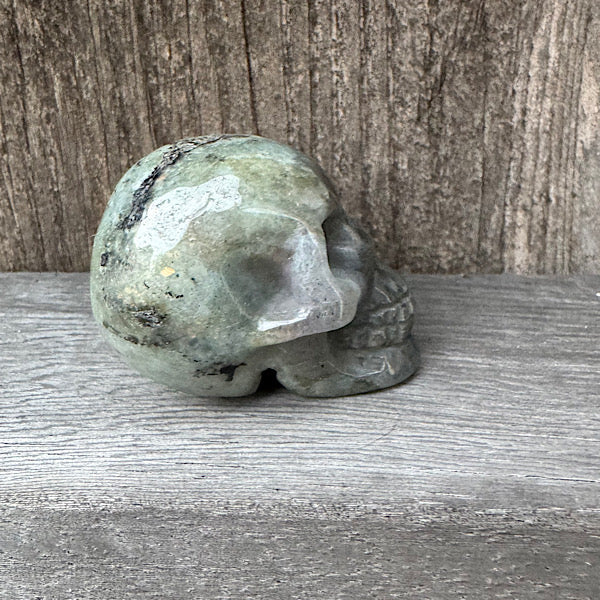 labradoriet schedel skull edelsteen gepolijst