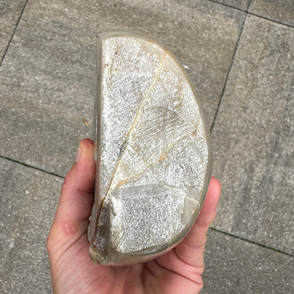 maansteen groen garneriet gepolijst sculptuur