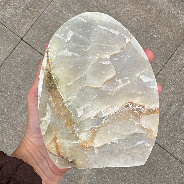 maansteen groen garneriet gepolijst sculptuur