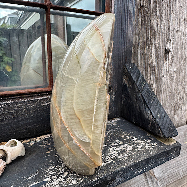 maansteen groen garneriet gepolijst sculptuur