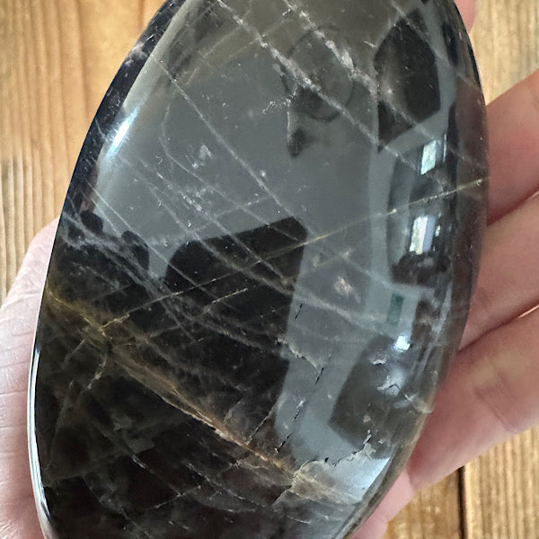 maansteen zwart gepolijst sculptuur