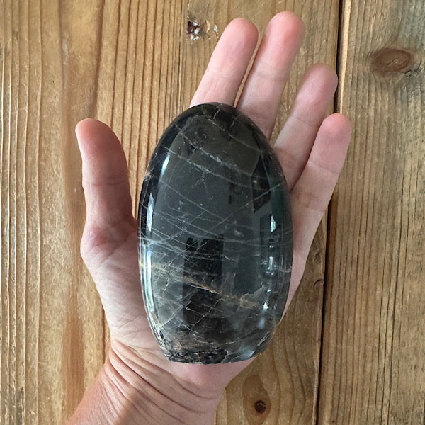 maansteen zwart gepolijst sculptuur