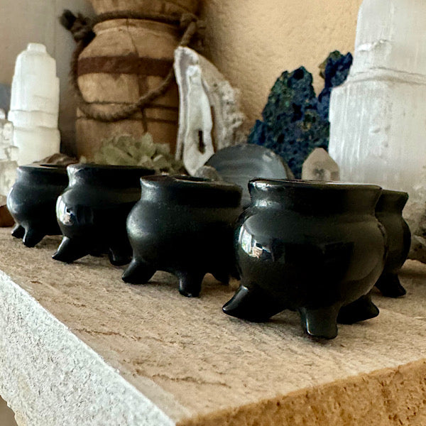 obsidiaan zwart heksenketel heksen pot edelstenen mineralen winkel wicca