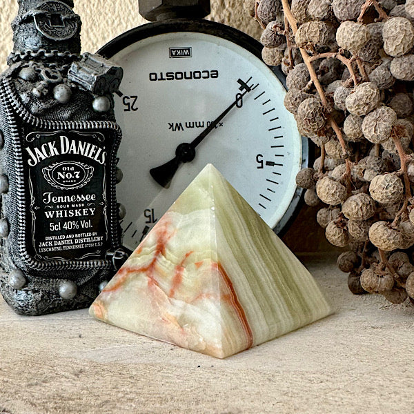 onyx aragoniet calciet marmer nr1 gepolijst piramide edelstenen mineralen winkel