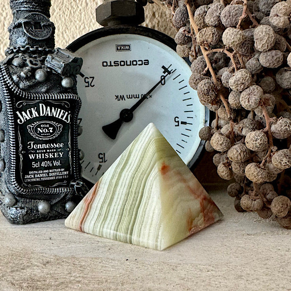 onyx aragoniet calciet marmer nr1 gepolijst piramide edelstenen mineralen winkel