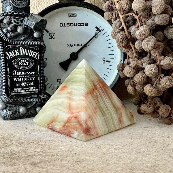 onyx aragoniet calciet marmer nr1 gepolijst piramide edelstenen mineralen winkel