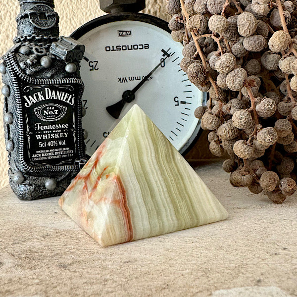 onyx aragoniet calciet marmer nr1 gepolijst piramide edelstenen mineralen winkel