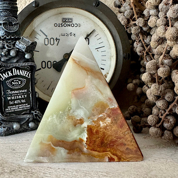 onyx aragoniet calciet marmer nr2 gepolijst piramide edelstenen mineralen winkel