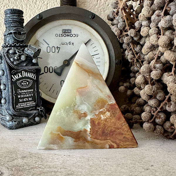 onyx aragoniet calciet marmer nr2 gepolijst piramide edelstenen mineralen winkel