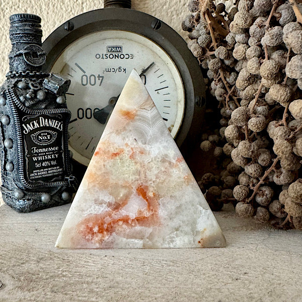 onyx aragoniet calciet marmer nr2 gepolijst piramide edelstenen mineralen winkel