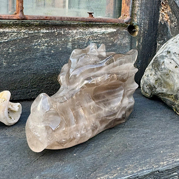 rookkwarts draken schedel dragon skull edelstenenmineralenwinkel.nl