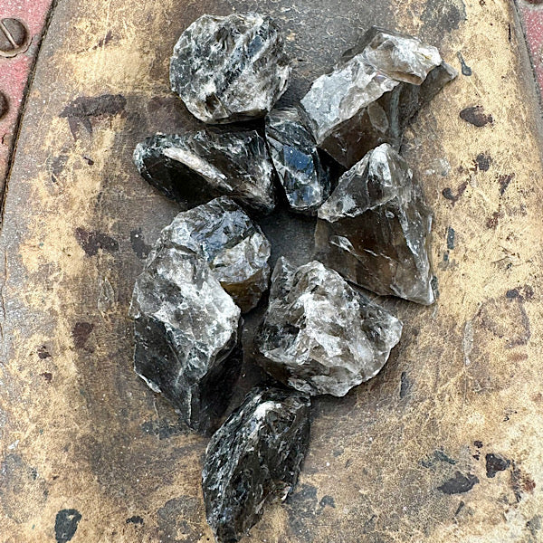 rookkwarts ruw brokje donker zwart edelstenenmineralenwinkel