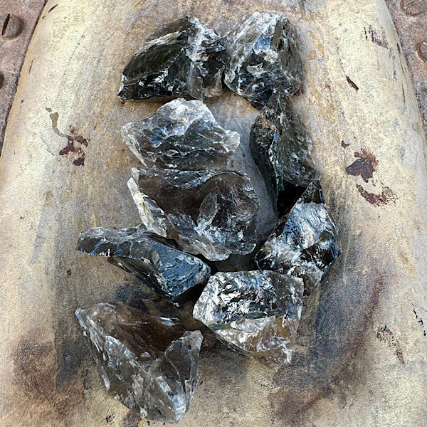 rookkwarts ruw brokje donker zwart edelstenenmineralenwinkel