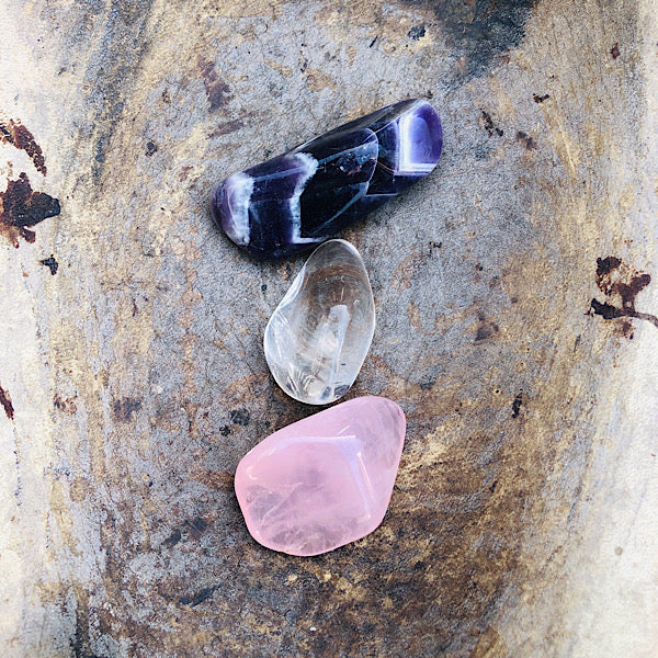 rozekwarts rozenkwarts chevron amethist bergkristal de gouden driehoek nr2 mineralen