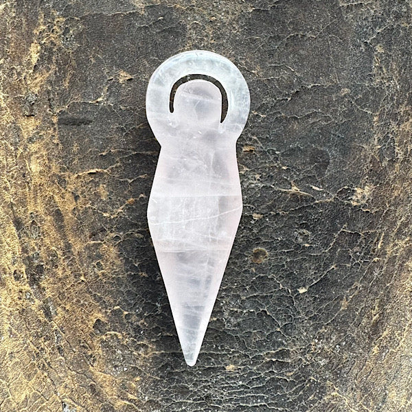 rozekwarts rozenkwarts godin gaia moeder aarde gepolijst sieraad beeldje