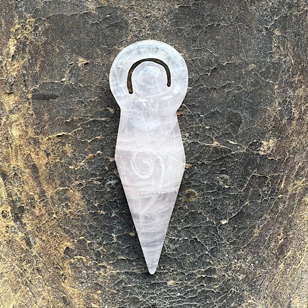 rozekwarts rozenkwarts godin gaia moeder aarde gepolijst sieraad beeldje