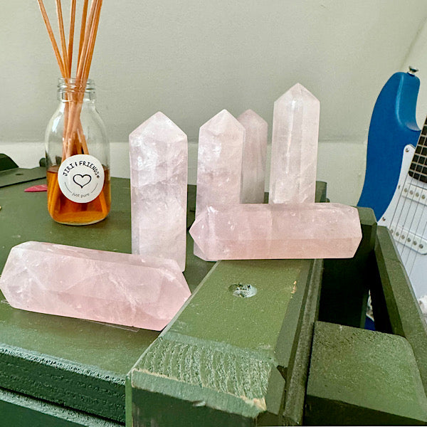 rozekwarts rozenkwarts obelisk gepoljst edelstenen mineralen winkel