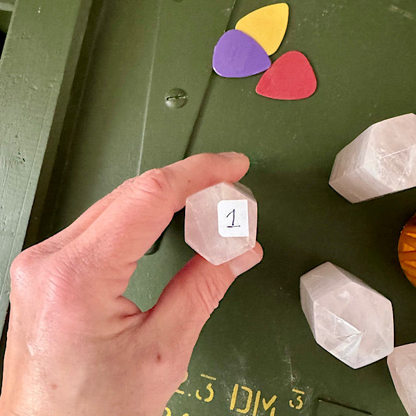 rozekwarts rozenkwarts obelisk gepoljst edelstenen mineralen winkel