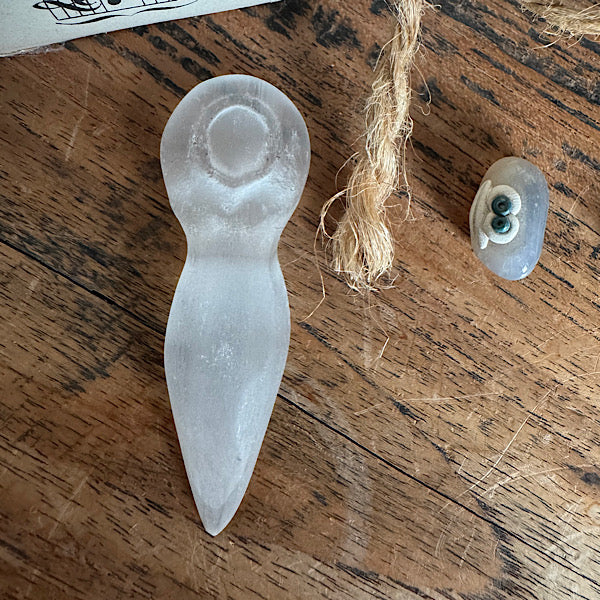 seleniet godin gaia moeder aarde edelstenenmineralenwinkel.nl