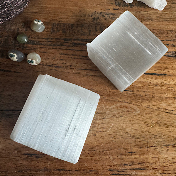 seleniet kubus satijnspaat