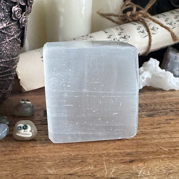 Kubus gebroken Seleniet Satijnspaat