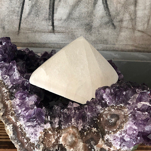 seleniet satijnspaat piramide gepolijst mineralen